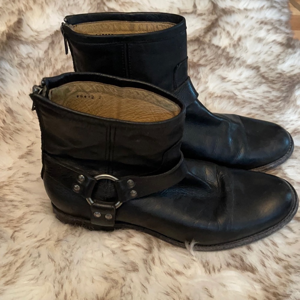 Like New! Black Frye Harness Boot